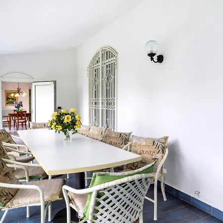 Casa Blanca - With Pool And Private Villa