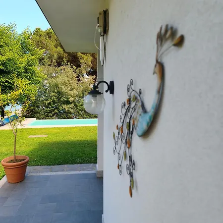 Casa Blanca - With Pool And Private Villa Lesa